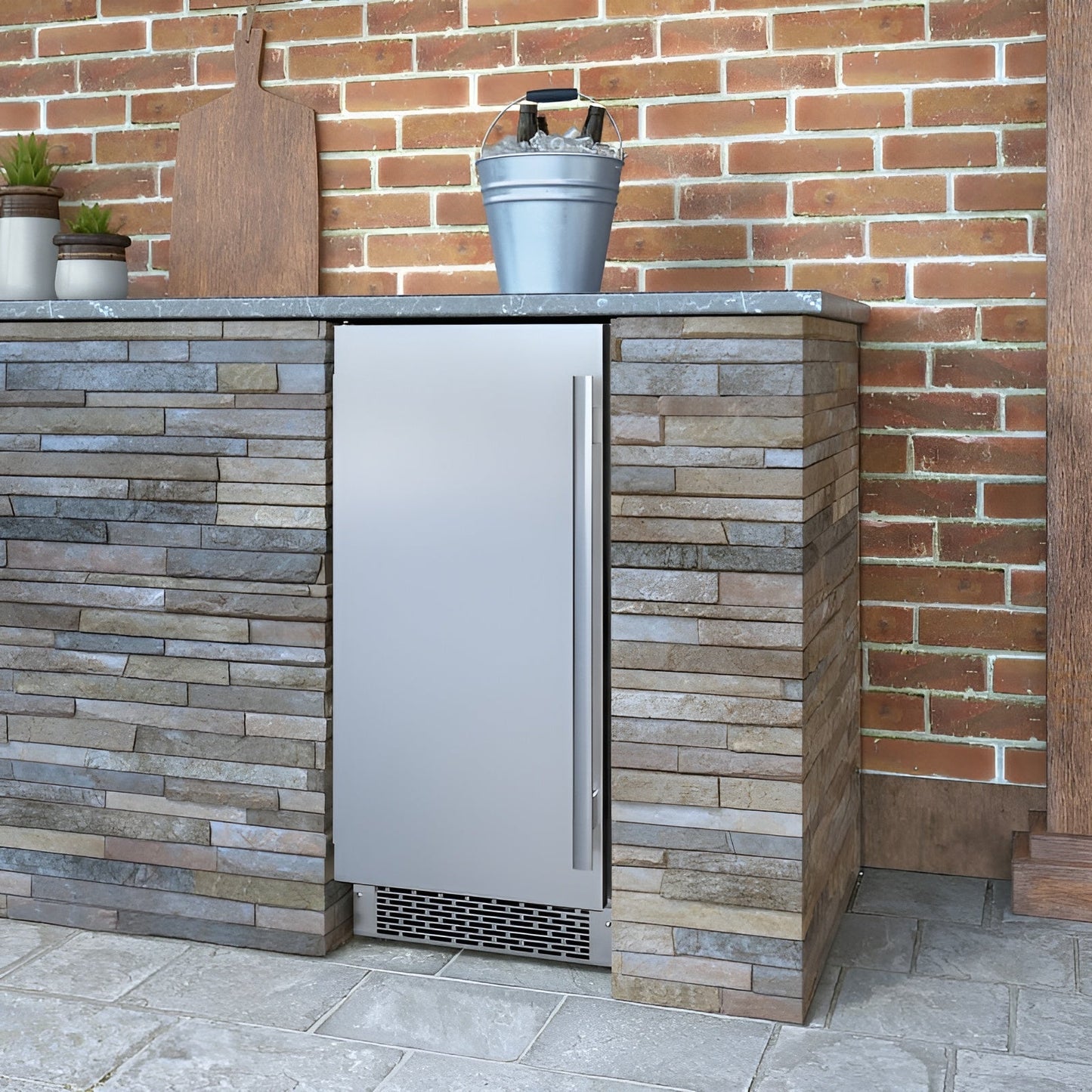 Avallon Inch Wide 26 Lbs. Built-In / Free Standing Outdoor Ice Maker with 56 Lbs. Daily Ice Production and Factory Installed Pump - AIMG151PSSOLH15